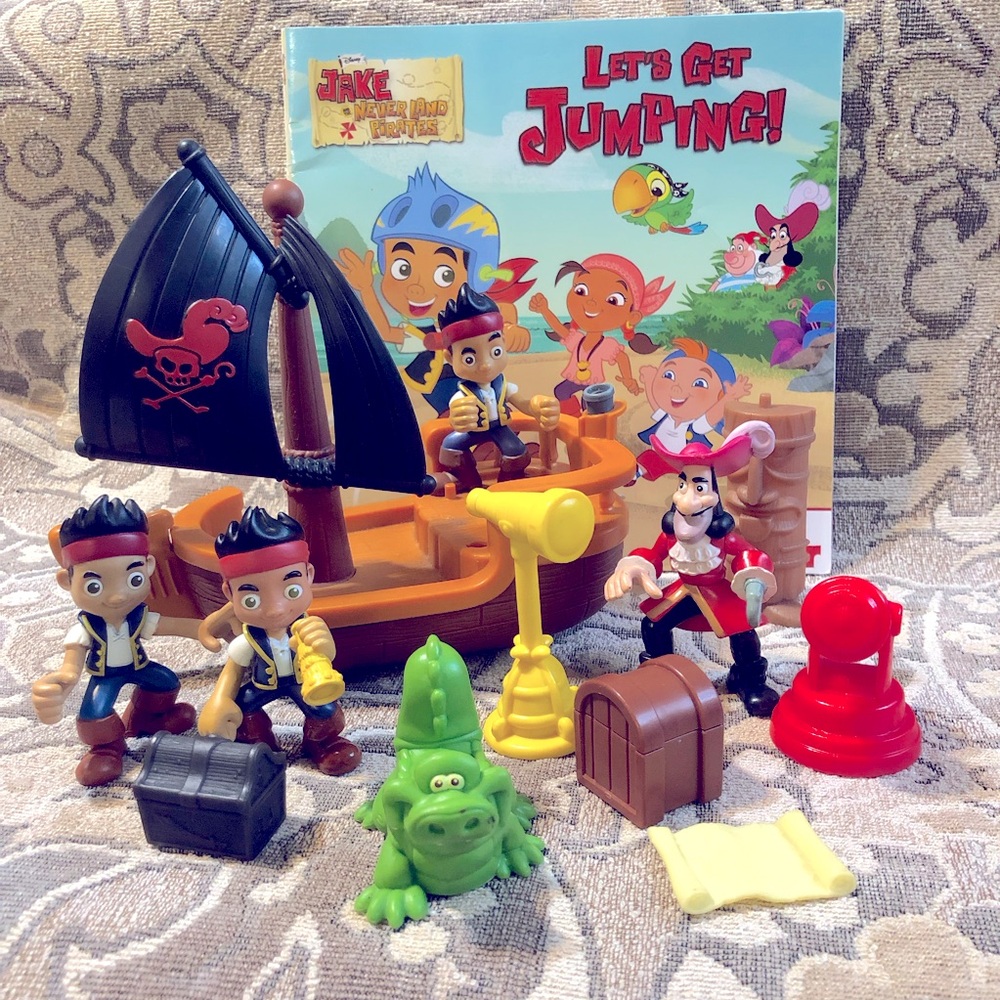 Jake and the Never Land Pirates: 3 Jakes, Battle Boat, Captain Hook, Cubby, Croc